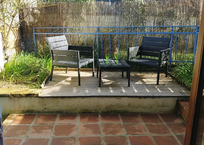 Maisonnette La Roseraie Avec Terrasse Proche Centre