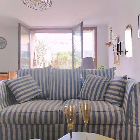 Maisonnette La Roseraie Avec Terrasse Proche Centre Lejlighed *